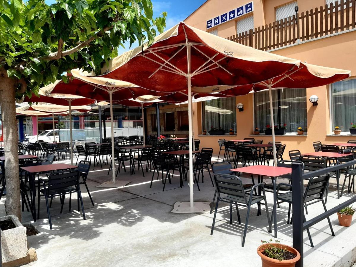 Hostal Mas Ferrer Cornella de Terri Exterior photo