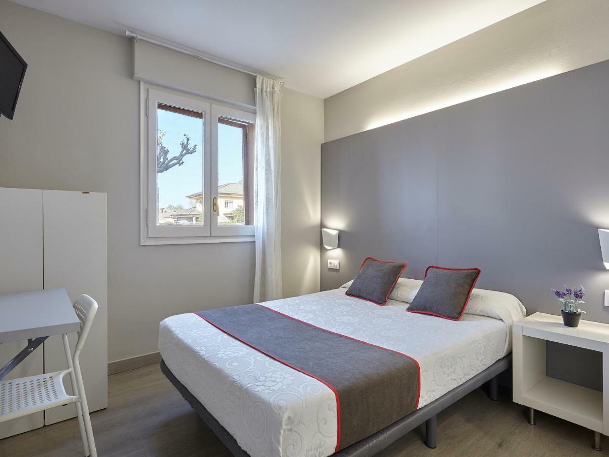 Hostal Mas Ferrer Cornella de Terri Exterior photo